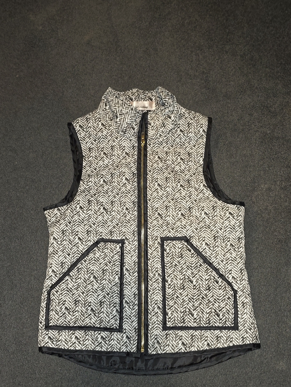Quilted Herringbone Zip Vest - Black & White